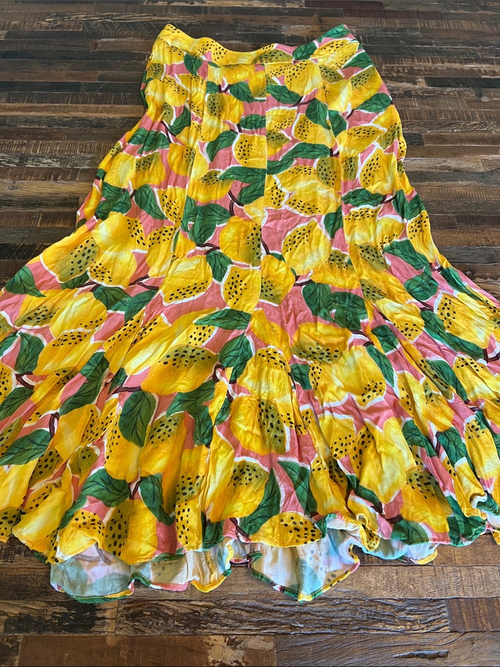 FARM Rio Yellow Lemon-Print Circle Skirt with Green Leaves and Pink Background